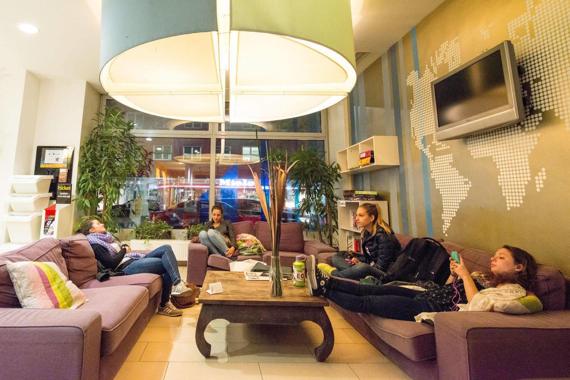 Wombats Hostel Vienna The Lounge Exterior photo