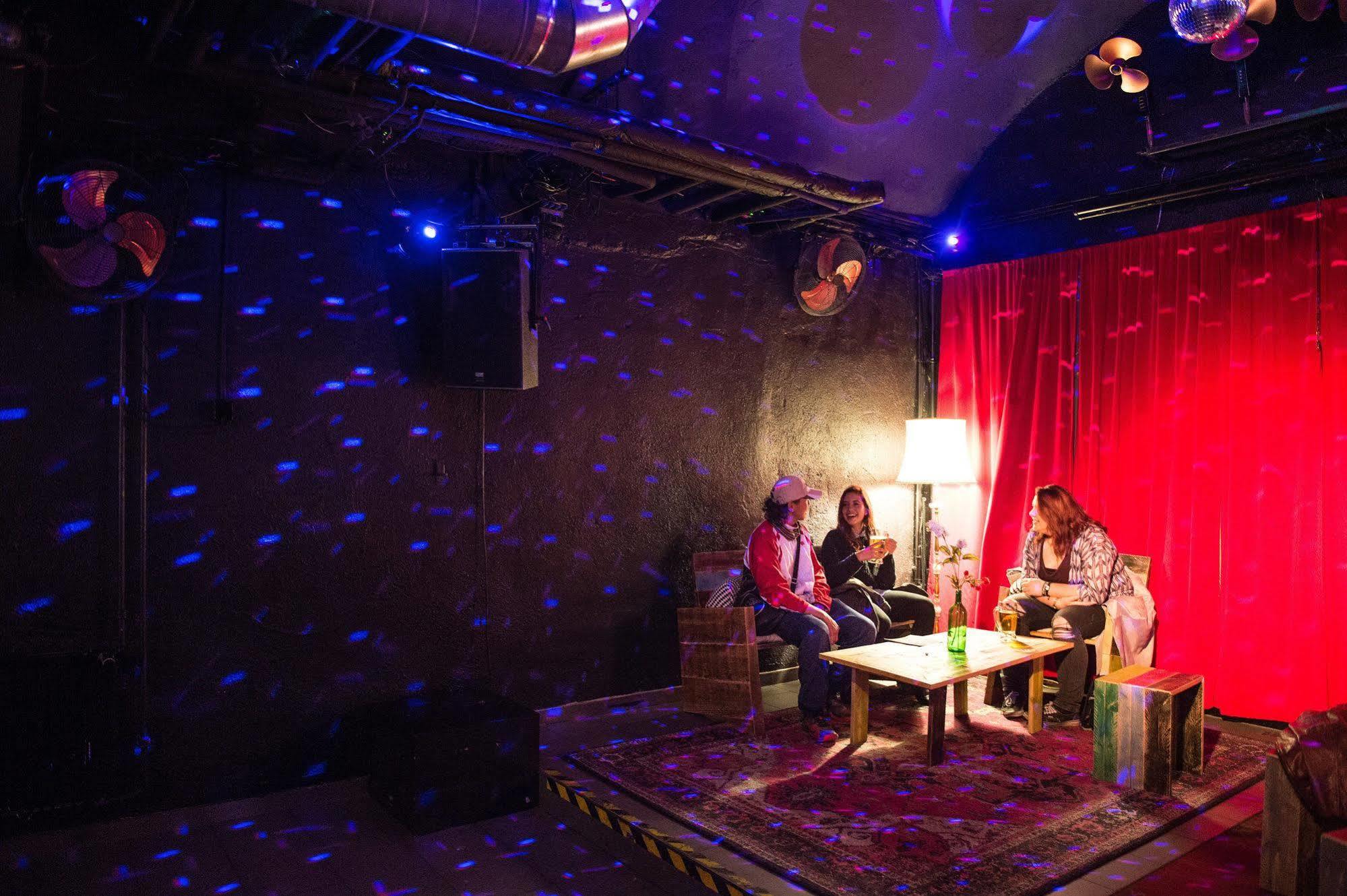 Wombats Hostel Vienna The Lounge Exterior photo